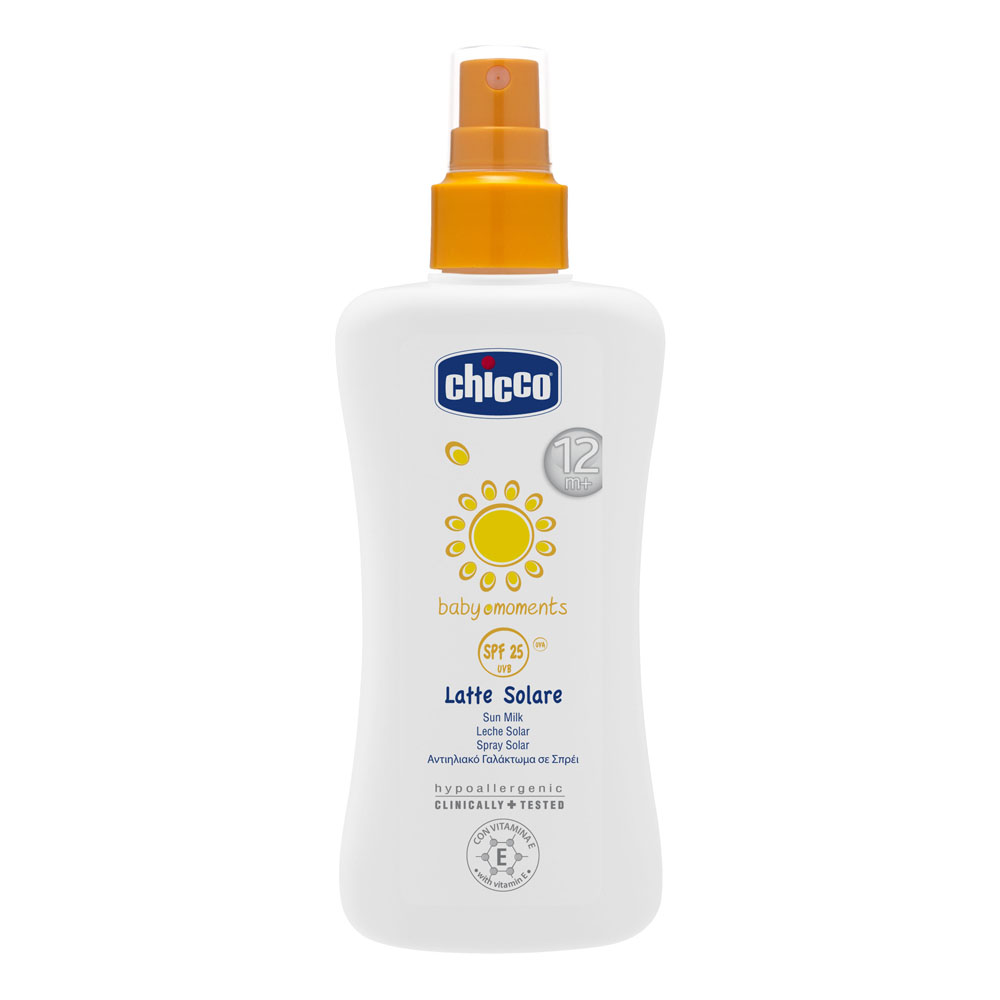 Chicco Спрей от солнца, SPF 25, от 12 месяцев, 150 мл00006955000000 Chicco Спрей от солнца, SPF 25, от 12 месяцев, 150 мл00006955000000Спрей от солнца Chicco со средней степенью защиты SPF 25 разработан специально для детей от 12 месяцев с нежной и чувствительной кожей. Спрей удобно и легко наносится, способствует постепенной адаптации кожи к воздействию солнечных лучей, смягчает и защищает кожу, благодаря витамину Е. Средство рекомендуется наносить за 20 минут до выхода на солнце и повторно каждый раз после выхода из воды. Протестирован микробиологами и дерматологами. Товар сертифицирован.