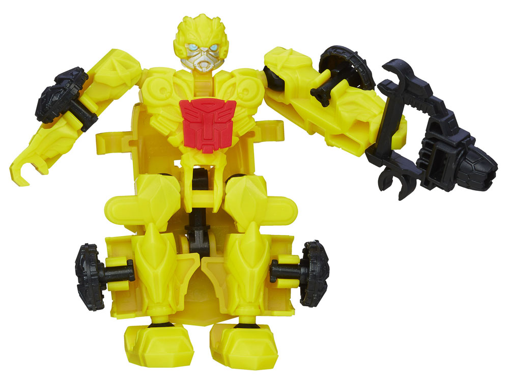 Transformers Констракт-Боты Наездники: BUMBLEBEEA6150_4 Transformers Констракт-Боты Наездники: BUMBLEBEEA6150_4Конструктор Transformers Констракт-Боты Наездники: BUMBLEBEE понравится вашему маленькому поклоннику Трансформеров и не позволит ему скучать. В комплект входят 18 ярких пластиковых элементов, с помощью которых можно собрать фигурку автобота Бамблби - персонажа популярных мультсериалов о Трансформерах. Робот может трансформироваться в необычный автомобиль. Ваш ребенок часами будет занят игрой, придумывая разные истории. Порадуйте его таким замечательным подарком!