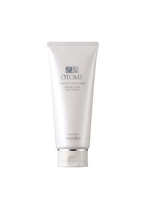 Otome Крем Perfect Skin Care для моделирования тела, массажный, 200 г30282 Otome Крем Perfect Skin Care для моделирования тела, массажный, 200 г30282Массажный крем Otome Perfect Skin Care для моделирования тела с церамидами. Входящие в состав лекарственные экстракты листьев падуба парагвайского, бобов кофе, корневища имбиря, отрубей риса, листьев вишни и масло кожуры грейпфрута приятно разогревают кожу, обладают ярко выраженным slimming-эффектом. А содержащаяся в креме глубоководная морская вода на длительное время насыщает минералами, увлажняет, делает кожу упругой и эластичной. При регулярном нанесении массажного крема ваш силуэт станет подтянутым и стройным. Способ применения : наносить на проблемные участки тела энергичными массирующими движениями. Применять дважды в день не менее двух недель.