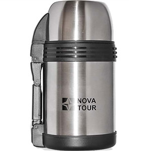 Термос из нержавеющей стали NOVA TOUR Биг Бэн 1200, 1,2 л92391-000-00 Термос из нержавеющей стали NOVA TOUR Биг Бэн 1200, 1,2 л92391-000-00Современный и функциональный термос NOVA TOUR Биг Бэн 1200 с широким горлом, выполненный из пищевой нержавеющей стали. Имеет поворотный клапан (достаточно повернуть пробку на пол-оборота чтобы налить содержимое из термоса). Клапан дает возможность при наливании не открывать термос целиком для меньшего охлаждения содержимого. Складная пластмассовая рукоятка для удобства наливания содержимого. Регулируемый ремешок для переноски термоса в комплекте. Имеет дополнительную пластиковую миску под крышкой термоса.