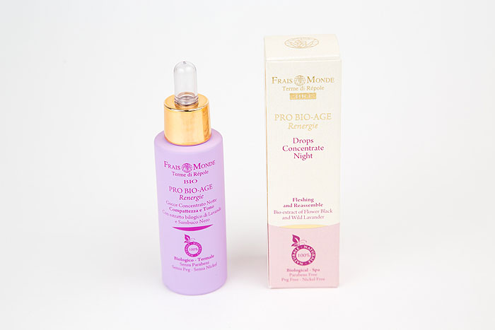 Frais Monde Сыворотка для лица Pro Bio Age, ночная, регенерирующая, от 40 лет, 30 млBFM014 Frais Monde Сыворотка для лица Pro Bio Age, ночная, регенерирующая, от 40 лет, 30 млBFM014В 40 лет появляются морщины, кожа начинает тускнеть и теряет эластичность. На данном этапе важно восстановить микрорельеф кожи, возвратить сияние, повысить тонус и упругость. Активные ингредиенты: -Экстракт органической черной бузины стимулирует выработку гиалуроновой кислоты, выравнивает тон кожи, оказывает успокаивающее действие, восстанавливает тонус кожи. -Экстракт органической дикой лаванды предотвращают шелушение даже очень сухой кожи. Способ применения: на ночь нанести небольшое количество сыворотки на очищенное лицо, мягко помассировать. Товар сертифицирован.