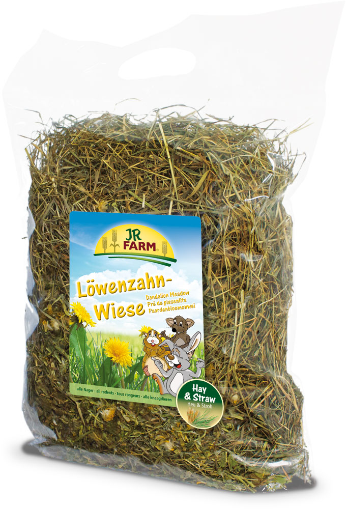 Сено для грызунов JR Farm, с луговым одуванчиком, 500 г25612 Сено для грызунов JR Farm, с луговым одуванчиком, 500 г25612Растительный корм для кроликов и других грызунов JR Farm изготовлен из нежно высушенных трав альпийского луга с очень высоким содержанием листьев. Сено обогащено злаковыми травами и одуванчиком. Сено из натуральных трав - обязательный грубый корм в рационе карликовых кроликов и морских свинок, и оно должно быть всегда в свободном доступе и необходимом объеме для животного. Состав: сено, одуванчик 10%. Пищевая ценность: белок - 13,1%, жиры - 3,3%, клетчатка - 28,8%, зола - 8,0%. Вес: 500 г. Товар сертифицирован.