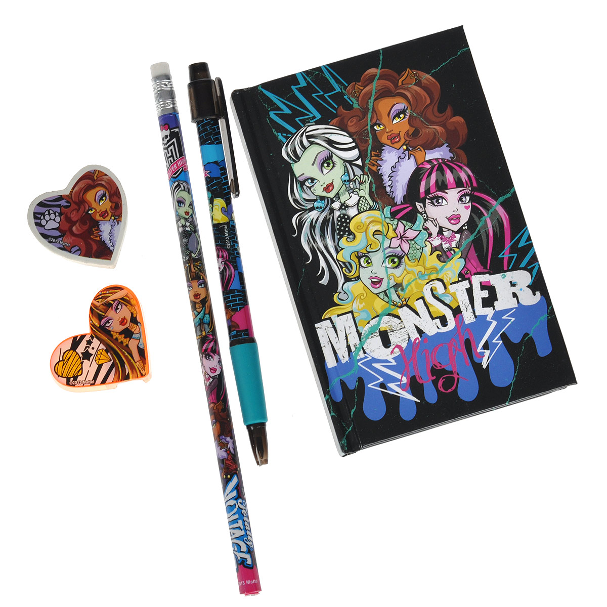 Канцелярский набор Monster High, 5 предметовMHBB-US1-360 Канцелярский набор Monster High, 5 предметовMHBB-US1-360Канцелярский набор Monster High станет незаменимым атрибутом в учебе любого школьника. Он включает в себя чернографитный карандаш с ластиком на конце, ластик, точилку, автоматическую ручку и записную книжку. Ручка снабжена прорезиненной вставкой в области захвата, подача стержня производится путем нажатия на кнопку в верхней части ручки. Обложка записной книжки выполнена из плотного картона, внутренний блок содержит листы с печатью. Все предметы набора оформлены изображениями супергероя Monster High (Школа Монстров).