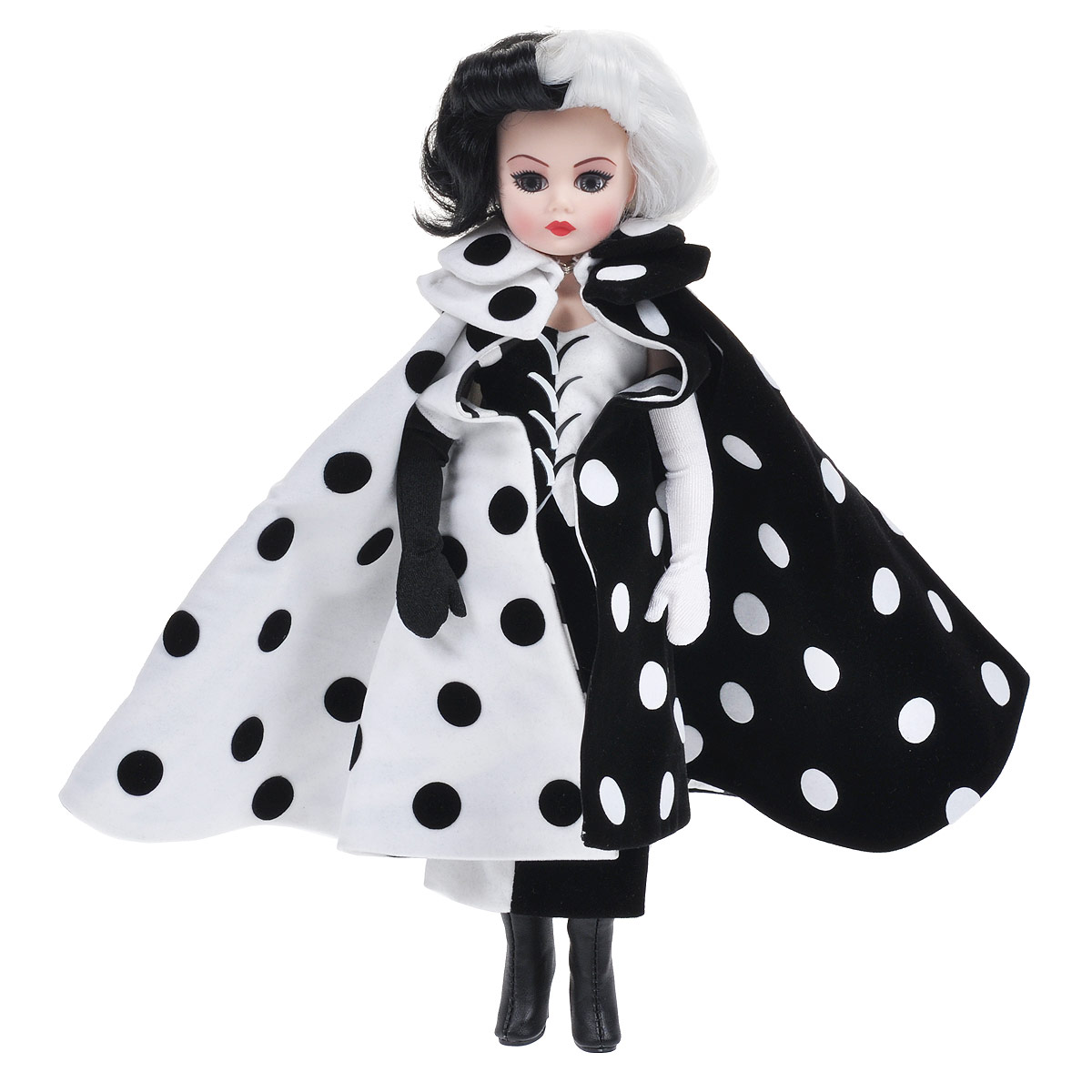 Madame Alexander Кукла Круэлла де Виль64700 Madame Alexander Кукла Круэлла де Виль64700Кукла Madame Alexander Круэлла де Виль станет прекрасным украшением любой коллекции. Круэлла де Виль - один из главных персонажей диснеевского мультфильма 101 далматинец. Кукла с личиком Сисси с голубыми глазами и короткими волосами полностью выполнена в стиле домино - черное и белое. Одета Круэлла в длинное черное с белым обтягивающее платье из флока, длинный плащ в пол на полосатой, как зебра, черно-белой подкладке с воротником-стойкой и черно-белым орнаментом - черный горох на правой стороне и белый на левой. На руках - черные и белые перчатки выше локтя. На ногах длинные черные лаковые сапоги. Завершает образ короткая прическа, черная с одной стороны и белая с другой. Реалистичные глазки куклы закрываются, если положить ее на спину. Все сочленения куклы подвижны.