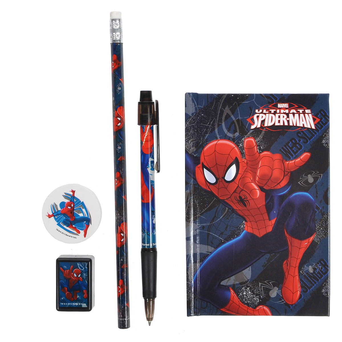 Канцеляркий набор Spider-man, 5 предметовSMAB-US1-360 Канцеляркий набор Spider-man, 5 предметовSMAB-US1-360Канцелярский набор Spider-man станет незаменимым атрибутом в учебе любого школьника. Он включает в себя блокнот, чернографитный карандаш с ластиком, точилку, круглый ластик и автоматическую ручку. Блокнот снабжен твердой обложкой, внутренний блок содержит листы в линейку с печатью. Ручка снабжена прорезиненной вставкой в области захвата, подача стержня производится путем нажатия на кнопку в верхней части ручки. Все предметы набора оформлены изображениями Человека-Паука.