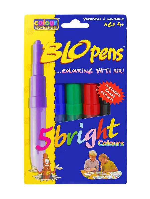Набор воздушных фломастеров Blopens Bright, 5 шт1500/0568 Набор воздушных фломастеров Blopens Bright, 5 шт1500/0568От производителя Набор воздушных фломастеров Blopens bright состоит из 5 ярких, насыщенных цветов. С помощью этих необычных фломастеров вы сможете создавать интересные композиции и неповторимые произведения. Пользоваться ими очень просто, достаточно прицелиться на закрашиваемый объект и подуть, распыляя краску на лист бумаги. Меры предосторожности: Не распыляйте слишком близко к поверхности листа, оптимальное расстояние 8 - 10 см; Всегда тщательно закрывайте фломастеры после использования; При распылении делайте периодические перерывы; Не допускайте попадания краски в глаза или на лицо; Предназначены для использования на текстиле; Чернила не смываются. Характеристики: Длина фломастера: 15 см. Размер упаковки: 12 см х 20,5 см х 2,5 см.