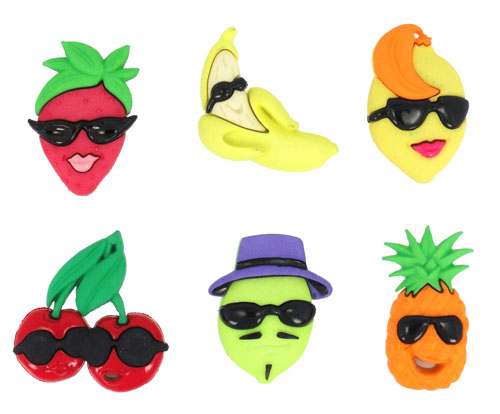 Пуговицы декоративные Dress It Up Фрукты, ягоды, 6 шт. 77040357704035 Пуговицы декоративные Dress It Up Фрукты, ягоды, 6 шт. 77040357704035Набор Dress It Up Фрукты, ягоды состоит из 6 декоративных пуговиц, выполненных из пластика в форме различных фруктов и ягод. Такие пуговицы подходят для любых видов творчества: скрапбукинга, декорирования, шитья, изготовления кукол, а также для оформления одежды. С их помощью вы сможете украсить открытку, фотографию, альбом, подарок и другие предметы ручной работы. Пуговицы разных цветов имеют оригинальный и яркий дизайн.
