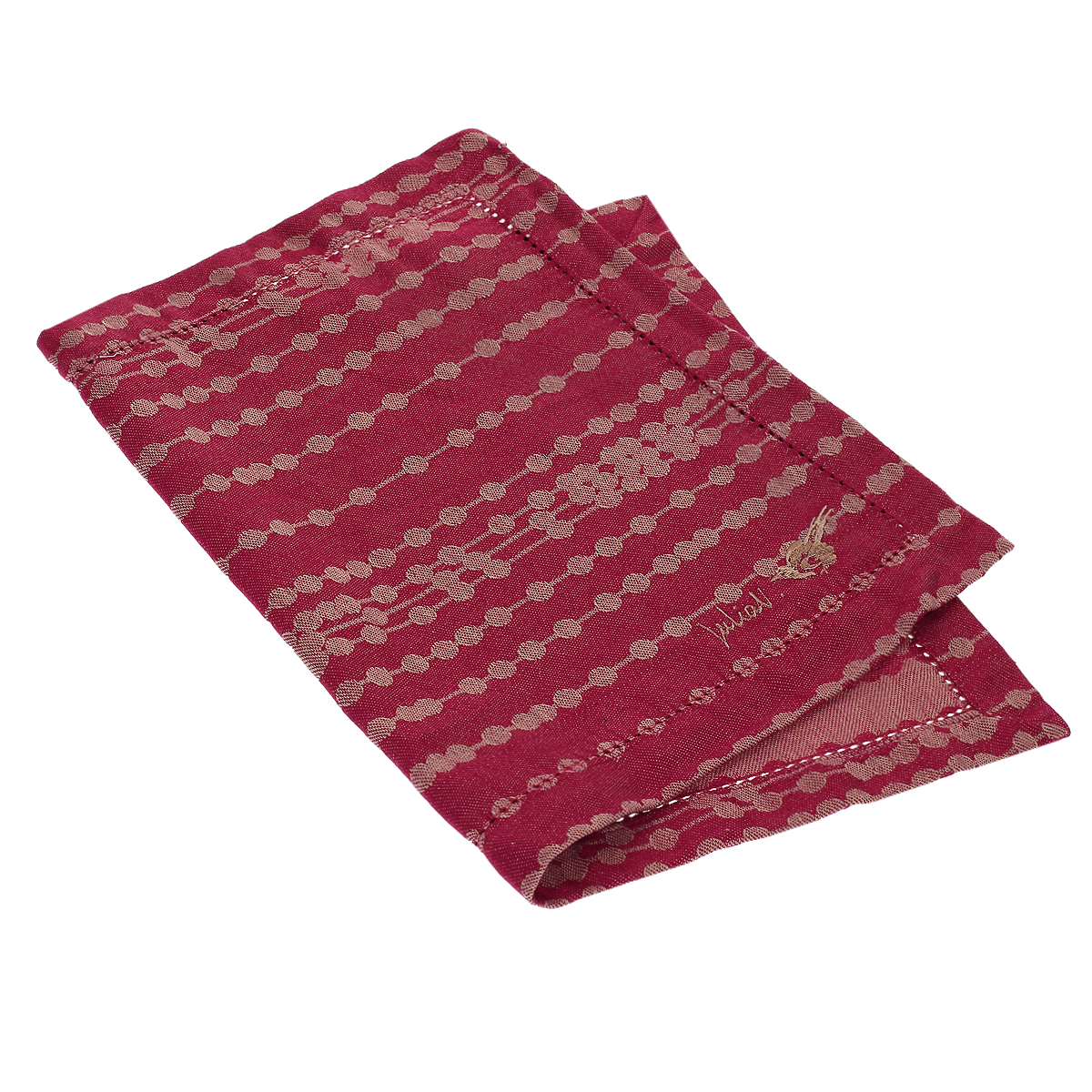 Подставка под горячее Julia Vysotskaya, жаккардовая, цвет: красный, 33 х 48 см 2014-312014-31 Подставка под горячее Julia Vysotskaya, жаккардовая, цвет: красный, 33 х 48 см 2014-312014-31Подставка под горячее Julia Vysotskaya, выполненная из жаккарда, идеально впишется в интерьер современной кухни. Изделия из жаккарда уже давно стали известны всему миру не только своей прочностью и износостойкостью, но и элегантным, благородным внешним видом. Такой материал прослужит Вам не один десяток лет. Изделия имеют тефлоновое покрытие, можно поставить даже раскаленную сковороду и изделие останется целым. На всех изделиях коллекции есть не только логотип Julia Vysotskaya, но и сорока, которая является гербом поместья Юлии в Тоскане. Каждая хозяйка знает, что подставка под горячее - это незаменимый и очень полезный аксессуар на каждой кухне. Ваш стол будет не только украшен оригинальной подставкой с красивым рисунком, но и сбережен от воздействия высоких температур ваших кулинарных шедевров.
