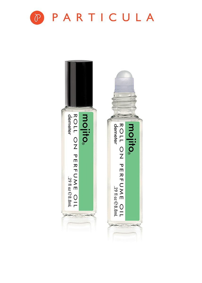 Demeter Fragrance Library Парфюмерное масло Мохито (Mojito), 8,8 млDM04878 Demeter Fragrance Library Парфюмерное масло Мохито (Mojito), 8,8 млDM04878Буэнос диас, керидас сеньорес и сеньорас! Отведайте коктейля исконно-русского - Мохито называется. На самом деле, придумали его на Кубе, а теперь мохито можно встретить в каждом баре мира. Россия в этом отношении уже давно признала Мохито своим, и поэтому с удовольствием снова привезли этот аромат: теперь известный коктейль во флаконе, а проведя роликом, вы услышите мятные и алкогольные ноты. Конечно, ведь Куба крайне музыкальная страна. Под такие ноты можно и станцевать!? Vamos alla! Способ применения: нанести на сухую, чистую кожу. На точки пульса. Парфюмерные масла - это концентрат, в состав которого входят только натуральные ароматические вещества. Парфюмерные масла, состоящие из масляной основы и сбалансированной парфюмерной композиции, обеспечивают стойкость аромата, поэтому запах держится очень долго. Отсутствие спирта делает ароматы менее летучими, не вызывает аллергической реакции и не высушивает кожу. Они не испаряются с кожи, а постепенно...