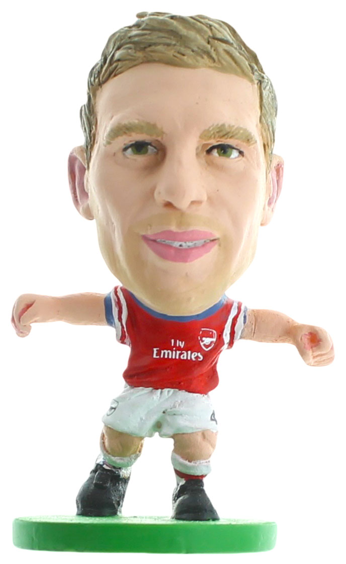Фигурка футболиста FC Arsenal Пер Мертезакер400002 Фигурка футболиста FC Arsenal Пер Мертезакер400002Фигурка в виде Пера Мертезакера, игрока английского футбольного клуба Arsenal, выполнена из безопасного пластика. Роспись ручной работы точно отражает детали формы клуба данного сезона, номер и фамилию футболиста. В комплект также входит карточка с информацией об игроке. Фигурка футболиста Пер Мертезакер придется по душе поклоннику футбольного клуба Арсенал и станет идеальным подарком для коллекционеров - поклонников футбола.