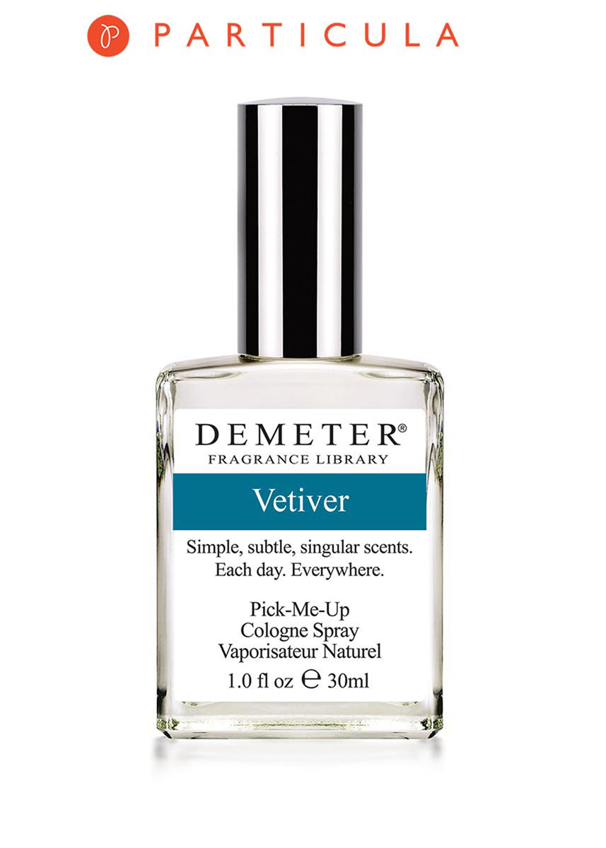 Demeter Fragrance Library Духи-спрей Ветивер (Vetiver), мужские, 30 мл - Demeter Fragrance LibraryDM12337 Demeter Fragrance Library Духи-спрей Ветивер (Vetiver), мужские, 30 мл - Demeter Fragrance LibraryDM12337Отличный представитель коллекции Demeter для мужской аудитории! Ветивер - классический участник различных парфюмов, эфирных масел и ароматических свечей. И вот впервые он солировал в духах от Demeter. Его роль во флаконе - крайне мужская, серьезная. Текста немного, но вы бы видели, как он играет! Одного пшика будет точно недостаточно. Особо смелые девушки, конечно, могут его попробовать, но будьте осторожны: ветивер - это не шутки. Способ применения: нанести на сухую, чистую кожу. На точки пульса, волосы, одежду. Духи считаются самым изысканным видом парфюмерной продукции и содержат самый большой процент ароматической композиции (от 15% до 30% и более), растворенной в очень чистом спирте (96% об.). Высокое содержание экстракта обеспечивает духам большую стойкость и силу по сравнению с другими видами парфюмерных товаров. Всего лишь пары капель достаточно для того, чтобы запах держался в течение 5 и более часов. Товар сертифицирован.