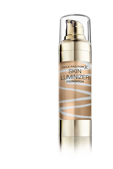 Max Factor Тональная основа Skin Luminizer, тон 55 Beige (Бежевый), 30 мл81468795 Max Factor Тональная основа Skin Luminizer, тон 55 Beige (Бежевый), 30 мл81468795Тональная основа Skin luminizer со светоотражающими частицами, которые улавливают свет, придавая коже роскошное здоровое сияние. Мельчайшие частицы люминайзеры отражают только теплые тона. Также содержит гидратор, который интенсивно увлажняет кожу, создавая здоровое сияние изнутри. Среднее покрытие, свежий образ. Удобный диспенсер. Товар сертифицирован.