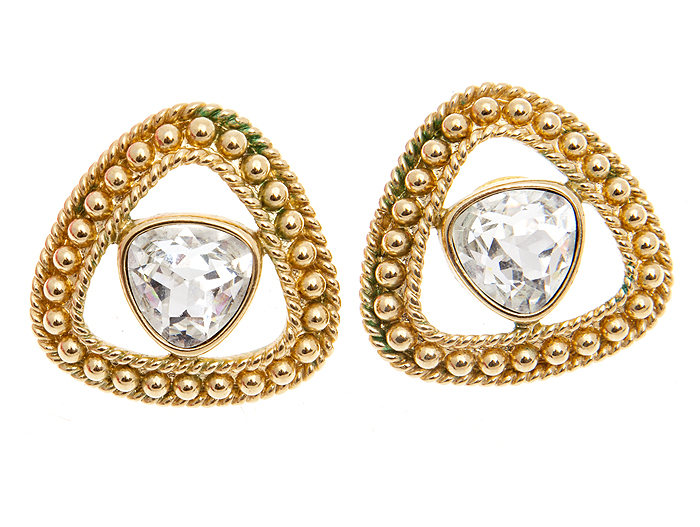 Серьги-пусеты Хрустальная мечта от Swarovski . Бижутерный сплав золотого тона, хрустальные стразы. США, 1980-е годыT-B-8430-EARR-MULTI Серьги-пусеты Хрустальная мечта от Swarovski . Бижутерный сплав золотого тона, хрустальные стразы. США, 1980-е годыT-B-8430-EARR-MULTIСерьги-пусеты Хрустальная мечта от Swarovski . Бижутерный сплав золотого тона, хрустальные стразы. США, 1980-е годы. Размер 3 х 3 см. Сохранность очень хорошая. Маркировка лебедь.