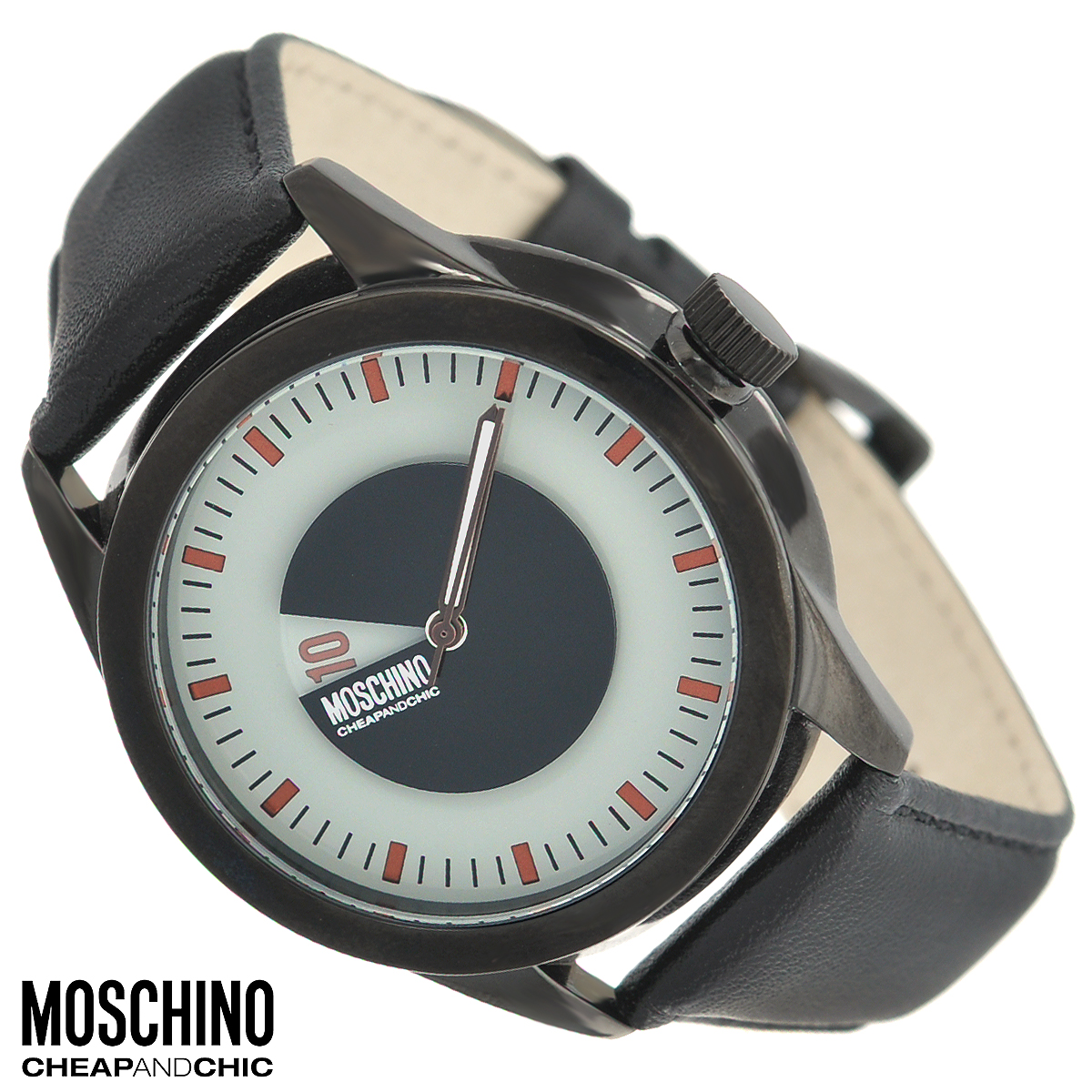 Часы наручные Moschino, цвет: черный. MW0340MW0340 Часы наручные Moschino, цвет: черный. MW0340MW0340Наручные часы от известного итальянского бренда Moschino - это не только стильный и функциональный аксессуар, но и современные технологи, сочетающиеся с экстравагантным дизайном и индивидуальностью. Часы Moschino лаконичного дизайна оснащены кварцевым механизмом. Корпус выполнен из высококачественной нержавеющей стали. Циферблат с арабскими цифрами и отметками защищен минеральным стеклом. Часы имеют две стрелки - часовую и минутную. Ремешок часов выполнен из натуральной кожи и оснащен классической застежкой. Часы упакованы в фирменную металлическую коробку с логотипом бренда. Часы Moschino благодаря своему уникальному дизайну отличаются от часов других марок своеобразными циферблатами, функциональностью, а также набором уникальных технических свойств. Каждой модели присуща легкая экстравагантность, самобытность и, безусловно, великолепный вкус. Характеристики: Диаметр циферблата: 3,5 см. Размер корпуса: 3,9 см х 3,9 см х...