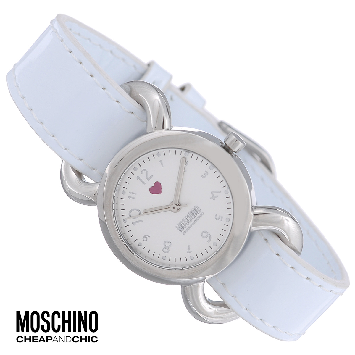 Часы женские наручные Moschino, цвет: белый. MW0299MW0299 Часы женские наручные Moschino, цвет: белый. MW0299MW0299Наручные часы от известного итальянского бренда Moschino - это не только стильный и функциональный аксессуар, но и современные технологи, сочетающиеся с экстравагантным дизайном и индивидуальностью. Часы Moschino оснащены кварцевым механизмом. Корпус круглой формы выполнен из высококачественной нержавеющей стали. Циферблат с арабскими цифрами оформлен миниатюрным сердечком и защищен минеральным стеклом. Часы имеют три стрелки - часовую, минутную и секундную. Ремешок часов выполнен из искусственной лаковой кожи и оснащен классической застежкой. Благодаря уникальному дизайну корпуса, часы можно носить на шее как кулон. В комплекте чехол в форме сердца. Часы упакованы в фирменную металлическую коробку с логотипом бренда. Часы Moschino благодаря своему уникальному дизайну отличаются от часов других марок своеобразными циферблатами, функциональностью, а также набором уникальных технических свойств. Каждой модели присуща легкая экстравагантность, самобытность...