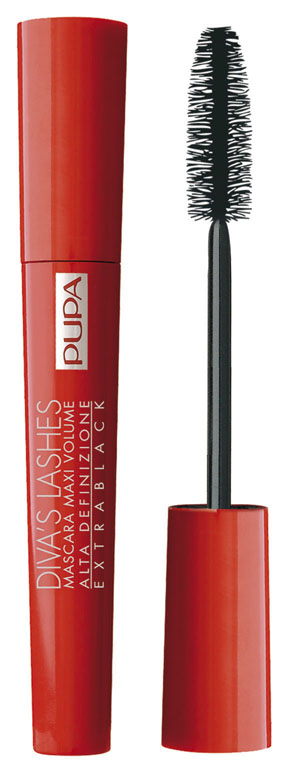 PUPA Тушь объем и разделение Divas Lashes, тон 01 черная , 10 мл.0041801 PUPA Тушь объем и разделение Divas Lashes, тон 01 черная , 10 мл.0041801Суперчерная тушь для ресниц Pupa Divas Lashes подарит непревзойденный объем с совершенным результатом, без прецедентов. Специальные пленочные полимеры окутывают реснички одну за одной, разделяя их. Микрогранулы черной целлюлозы делают ресницы объемными, не утяжеляя их. Инновационное соединение пластифицирующих агентов и специальных восков обеспечивает нанесение туши без комочков. Эксклюзивная щеточка идеальна для модулирования ресниц: негнущиеся максимальные по размеру щетинки графически выделяют ресницы, а большое пространство между щетинками способствует лучшему захвату туши. Протестирована офтальмологами. Рекомендуется для чувствительных глаз и для носителей контактных линз. Характеристики: Объем: 10 мл. Тон: №01 (суперчерный). Производитель: Италия. Артикул: 0041801. Товар сертифицирован.
