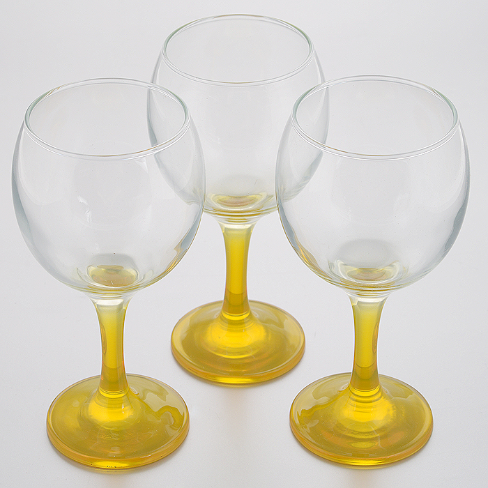 Набор фужеров Glass4you, цвет: желтый, 290 мл, 3 шт44411Y/ Набор фужеров Glass4you, цвет: желтый, 290 мл, 3 шт44411Y/Набор Glass4you состоит из трех фужеров на тонких цветных ножках, выполненных из прочного натрий-кальций-силикатного стекла. Фужеры излучают приятный блеск и издают мелодичный звон. Предназначены для вина. Набор фужеров Glass4you прекрасно оформит праздничный стол и станет хорошим подарком к любому случаю. Можно мыть в посудомоечной машине.