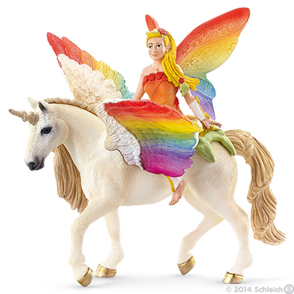 Фигурка Schleich Эльф Илая на единороге, 13,5 см70486 Фигурка Schleich Эльф Илая на единороге, 13,5 см70486Фигурка Schleich Эльф Илая на единороге станет прекрасным подарком для вашего ребенка. Она выполнена из каучукового пластика. Фигурка выполнена в виде красивого лесного эльфа с радужными крылышками и светлыми волосами, который сидит верхом на единороге. Детали фигурки четкие и максимально детализированы, что привлекает внимание деток, которые с огромным удовольствием будут играть с ней в ролевые игры. Фигурка разъемная и ваш ребенок может играть отдельно как с эльфом, так и с единорогом. Благодаря встроенному магниту фигурка эльфийки надежно держится. Такая фигурка непременно понравится вашему ребенку и станет замечательным украшением любой коллекции. Илая - единственный эльф, которая дружит с лесным единорогом. Для того, чтобы единорог стал доверять Илае, ушло много времени. И теперь она очень счастлива, что наконец то может покататься верхом на этом сказочном волшебном существе.