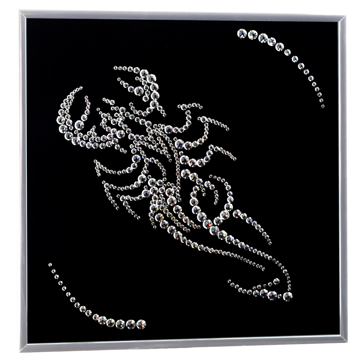 Картина с кристаллами Swarovski Знак зодиака. Скорпион, 26 см х 26 см1124 Картина с кристаллами Swarovski Знак зодиака. Скорпион, 26 см х 26 см1124Изящная картина в металлической раме, инкрустирована кристаллами Swarovski в виде знака зодиака - скорпион. Кристаллы Swarovski отличаются четкой и ровной огранкой, ярким блеском и чистотой цвета. Под стеклом картина оформлена бархатистой тканью, что прекрасно дополняет блеск кристаллов. С обратной стороны имеется металлическая петелька для размещения картины на стене. Картина с кристаллами Swarovski Знак зодиака. Скорпион элегантно украсит интерьер дома или офиса, а также станет прекрасным подарком, который обязательно понравится получателю. Блеск кристаллов в интерьере, что может быть сказочнее и удивительнее. Картина упакована в подарочную картонную коробку синего цвета и комплектуется сертификатом соответствия Swarovski.