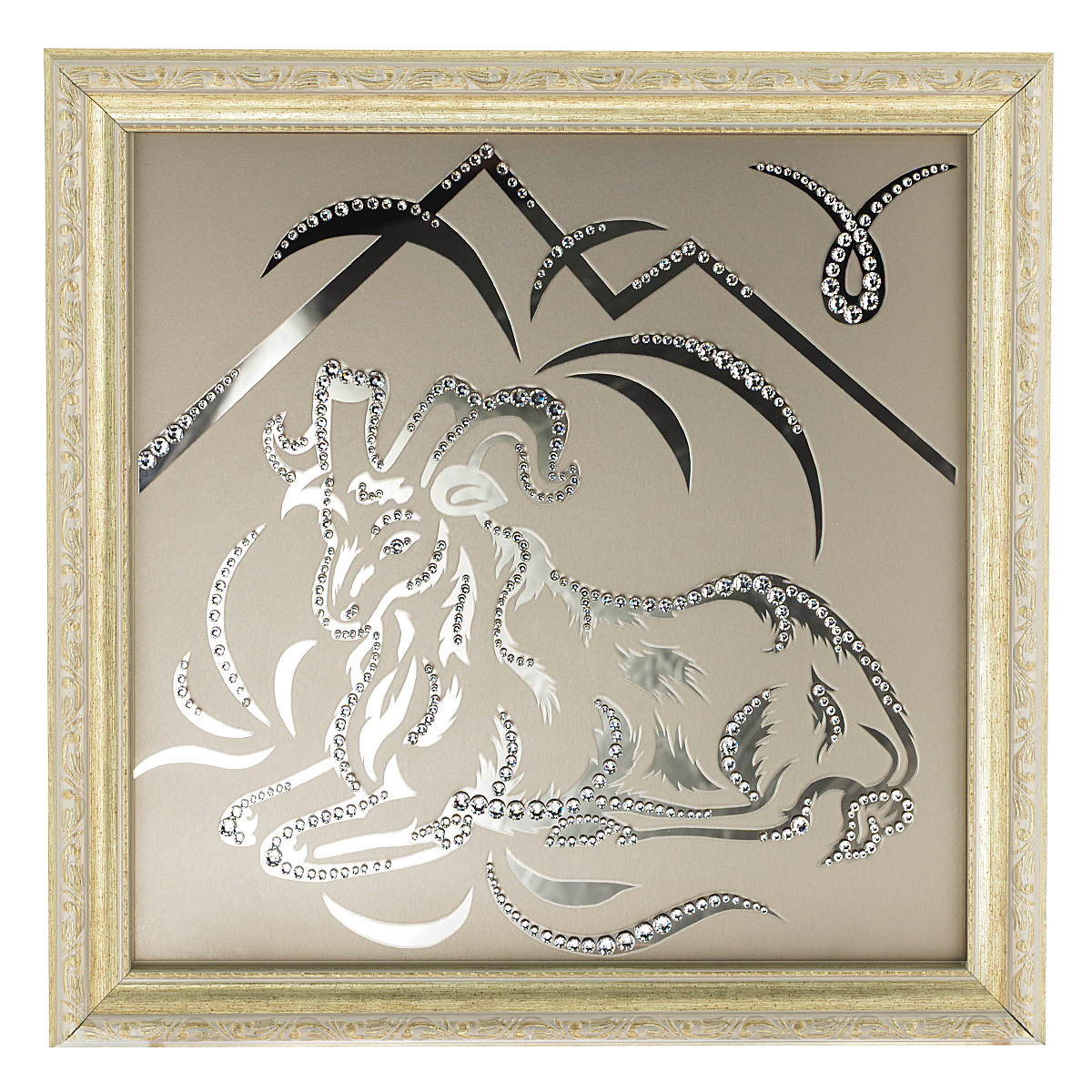 Картина с кристаллами Swarovski Знак зодиака. Овен, 35 см х 35 см1138 Картина с кристаллами Swarovski Знак зодиака. Овен, 35 см х 35 см1138Изящная картина в багетной раме Знак зодиака. Овен инкрустирована кристаллами Swarovski, которые отличаются четкой и ровной огранкой, ярким блеском и чистотой цвета. Идеально подобранная палитра кристаллов прекрасно дополняет картину. С задней стороны изделие оснащено проволокой для размещения на стене. Картина с кристаллами Swarovski элегантно украсит интерьер дома, а также станет прекрасным подарком, который обязательно понравится получателю. Блеск кристаллов в интерьере - что может быть сказочнее и удивительнее. Изделие упаковано в подарочную картонную коробку синего цвета и комплектуется сертификатом соответствия Swarovski.