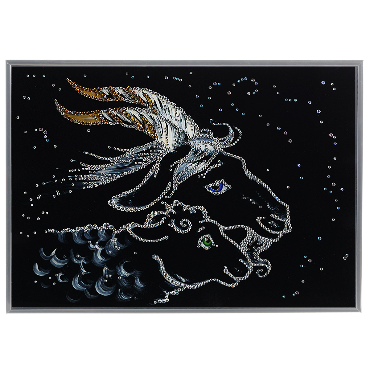 Картина с кристаллами Swarovski Символ года 2015, 40 х 30 см1471 Картина с кристаллами Swarovski Символ года 2015, 40 х 30 см1471Изящная картина в металлической раме, инкрустирована кристаллами Swarovski, которые отличаются четкой и ровной огранкой, ярким блеском и чистотой цвета. Красочное изображение символа 2015 года - овечки и козы, расположенное на внутренней стороне стекла, прекрасно дополняет блеск кристаллов. Под стеклом картина оформлена бархатистой тканью черного цвета. С обратной стороны имеется металлическая петелька для размещения картины на стене. Картина с кристаллами Swarovski Символ года 2015 элегантно украсит интерьер дома или офиса, а также станет прекрасным подарком, который обязательно понравится получателю. Блеск кристаллов в интерьере, что может быть сказочнее и удивительнее. Картина упакована в подарочную картонную коробку синего цвета и комплектуется сертификатом соответствия Swarovski.