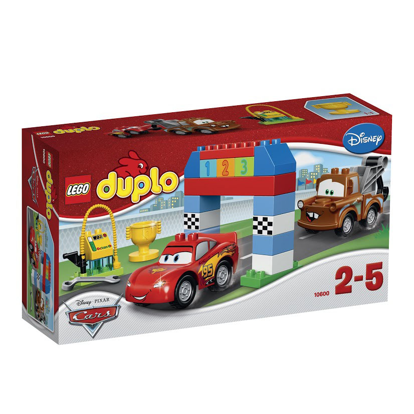 LEGO DUPLO Конструктор Гонки на Тачках 1060010600 LEGO DUPLO Конструктор Гонки на Тачках 1060010600Готовы броситься вперед со своими лучшими гоночными друзьями Молнией МакКуином и Мэтром? Маленькие водители могут построить стартовые ворота из больших ярких кубиков LEGO DUPLO, а потом вывести на старт Молнию МакКуина и Мэтра! Сделайте питстоп, чтобы отрегулировать машину гаечным ключом и заправиться на станции, а потом вперед, к финишу! Кто выиграет Кубок Поршня? Будущим звездам Формулы-1 понравится создавать истории со своими лучшими друзьями Молнией МакКуином и Мэтром! Используйте кубики с цифрами, чтобы развить начальные навыки счета, и поощряйте воображение детей - пусть они используют флаги, гаечные ключи и кубок, чтобы воплотить истории машинок в жизнь. В набор входят фигурки Молнии МакКуина и Мэтра. Конструктор - это один из самых увлекательнейших и веселых способов времяпрепровождения. Ребенок сможет часами играть с конструктором, придумывая различные ситуации и истории. В процессе игры с конструкторами Lego дети приобретают и постигают такие необходимые навыки...