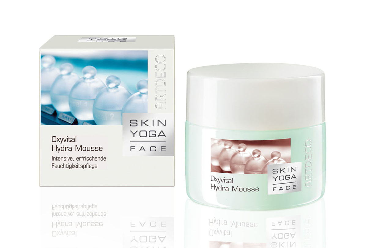 Artdeco Мусс для лица Skin Yoga, увлажняющий, с оксивиталом, 50 мл6412 Artdeco Мусс для лица Skin Yoga, увлажняющий, с оксивиталом, 50 мл6412Увлажняющий мусс Artdeco Skin Yoga - это легкий, инновационный крем-мусс, который мгновенно впитывается в кожу и придает ей свежий и отдохнувший вид. Активный компонент Oxyvital повышает уровень поглощения кислорода клетками кожи, чайный гриб комбуча стимулирует функции кожи по выведению токсичных веществ, накапливающихся в коже под влиянием окружающей среды, а экстракт гриба шиитаке оказывает увлажняющее и укрепляющее действие. Это интенсивное освежающе и увлажняющее средство является идеальной основой под макияж. Подходит для всех типов кожи. Товар сертифицирован.
