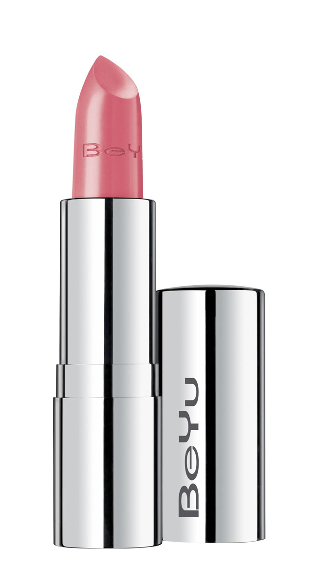 BeYu Помада Hydro Star Volume Lipstick, увлажняющая, тон №355, 4 г32.355 BeYu Помада Hydro Star Volume Lipstick, увлажняющая, тон №355, 4 г32.355Состав помады для губ BeYu Hydro Star Volume содержит богатый букет ухаживающих за губами ингредиентов: гиалуроновая кислота увлажняет и сохраняет естественную влагу губ, касторовое масло смягчает и питает, канделильский воск придает глянец и пластичность, витамин Е улучшает состояние кожи и сдерживает возрастные признаки. Все компоненты собраны в запатентованный маркой BeYu комплекс Spherulite-Crystals, который внедрен в текстуру помады методом инкапсуляции: в результате полезные капли-капсулы распределяются по губам, делая их идеально увлажненными! Особенная изюминка состава - экстракт коричневых водорослей, обеспечивающий увеличение объема губ на 13,8% после 30 дней постоянного использования. Помада BeYu Hydro Star Volume скользит по губам легко и непринужденно, создавая глянцевую гладь цвета. Палитра женственных оттенков пропитана силой воды - пастельные, насыщенные, они по-настоящему сияют!