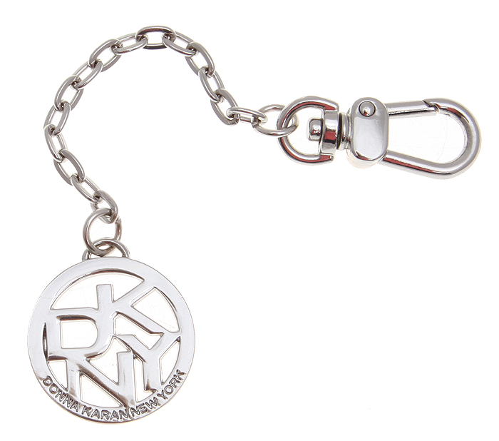 Брелок DKNY. Сплав серебряного тона. США, 2000-е годыU0401-161-CBLA Брелок DKNY. Сплав серебряного тона. США, 2000-е годыU0401-161-CBLAБрелок DKNY. Сплав серебряного тона. США, 2000-е годы. Длина брелока: 16 см. Диаметр круглого декоративного элемента: 3,2 см. Стоит клеймо DONNA KARAN NEW YORK. Сохранность очень хорошая.