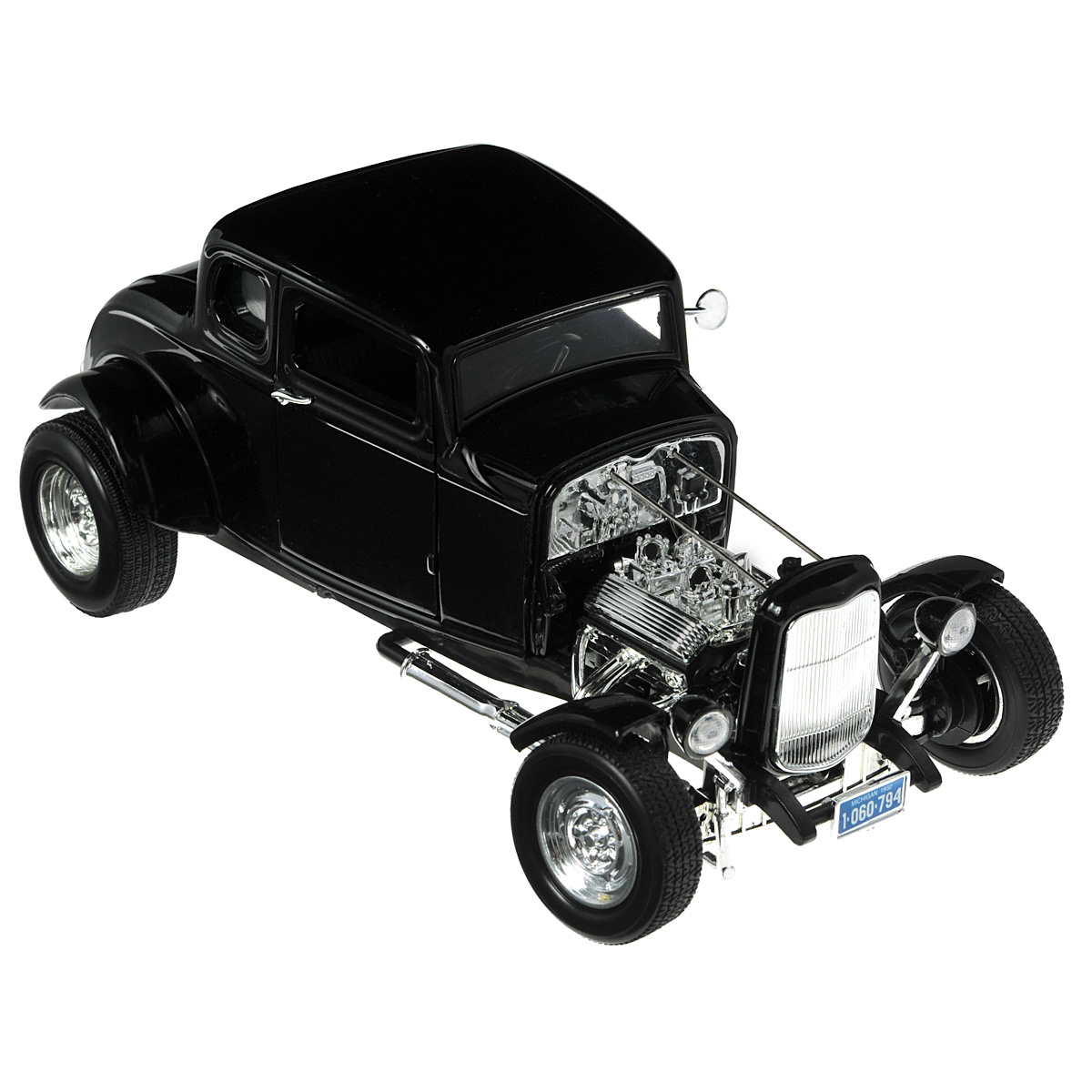 MotorMax Модель автомобиля Ford Hot Rod 1932 цвет черныйblack/ast73172AC MotorMax Модель автомобиля Ford Hot Rod 1932 цвет черныйblack/ast73172ACКоллекционная модель MotorMax 1932 Ford Hot Rod станет хорошим подарком для любого ценителя автомобилей. Перед вами Ford Hot Rod – великолепный представитель американской классики первой трети XX века. Хот-роды стали родоначальниками современного стрит-рейсинга, сочетая в себе как элемент нелегальных гонок, так и большое внимание к тюнингу, из-за чего каждая машина была фактически произведением искусства. Машинка изготовлена из литого металла, некоторые элементы, включая отделку салона, пластиковые. На колесах автомобиля – резиновые шины. У модели открывающиеся двери, поворачивающийся руль и колеса. Модель помещена на пластиковую подставку с оригинальным названием автомобиля. Машинки фирмы Motormax изготавливаются из качественных и безопасных материалов.