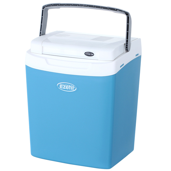 Автохолодильник Ezetil Energy Saving Coolbox E 32 A, цвет: голубой, 29 л, 12/230V776954 Автохолодильник Ezetil Energy Saving Coolbox E 32 A, цвет: голубой, 29 л, 12/230V776954Автохолодильник Ezetil Energy Saving Coolbox E 32 A имеет встроенный адаптер 230В/12В и процессор, регулирующий потребляемую мощность в зависимости от режима работы. Автохолодильник Ezetil Energy Saving Coolbox E 32 A также имеет экологически совместимую систему охлаждения - экономия затрат на электроэнергию до 70% в год. Автоматическое регулирование охлаждения предупредит замерзание ваших продуктов. Для повышения эффективности автохолодильника, а так же когда он не подключен к сети (например, на даче, на пикнике) внутрь автохолодильника можно поместить аккумуляторы холода. За счет их использования продлевается срок хранения продуктов. Особенности автохолодильника Ezetil Energy Saving Coolbox E 32 A: - Работа от прикуривателя автомобиля (12 вольт). - Наличие фиксатора закрытого положения на крышке исключает выпадение содержимого камеры, так же данная модель оснащена дополнительным фиксатором крышки в ...