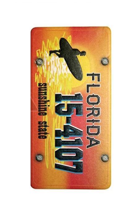 Ароматизатор Phantom Pin Up Florida3262 Ароматизатор Phantom Pin Up Florida3262Ароматизатор Phantom Pin Up Florida имеет аромат классической французской ванили. Предназначен для автомобиля, а также для небольших помещений. Выполнен из картона и снабжен специальной нитью для подвешивания. Аромат держится до 40 дней. Серия выполнена в известном стиле американской графики Pin Up, популярность которого не угасает с 40-х годов. Уникальный дизайн, нет аналогов на рынке! Высокое качество печати. Очаровательные сюжеты этой серии никого не оставят равнодушными! Ароматизаторы Phantom создают в салоне автомобиля благоприятную и непринужденную атмосферу, как для водителя, так и для пассажиров. В отличие от традиционных освежителей воздуха, Phantom обладают не только превосходными ароматами, но и стильным и приятным дизайном. Качество ароматизаторов Phantom постоянно поддерживается на высоком уровне, а в производстве ароматов используется только качественные ингредиенты. Состав: картон, ароматическая отдушка. Размер ароматизатора: 6 см х 12...