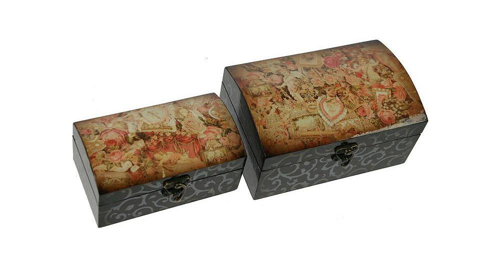 Шкатулка Сундучков 20*15*10см34723 Шкатулка Сундучков 20*15*10см34723Набор шкатулок Русские подарки Сундучков 34723 превосходно подойдет для хранения украшений, денег или документов. Шкатулки изготовлены из высокопрочных материалов. Они сочетают в себе оригинальный дизайн и удивительную функциональность, что делает их отличным подарком, как для представительниц прекрасного пола, так и для мужчин, ценящих оригинальные вещи.