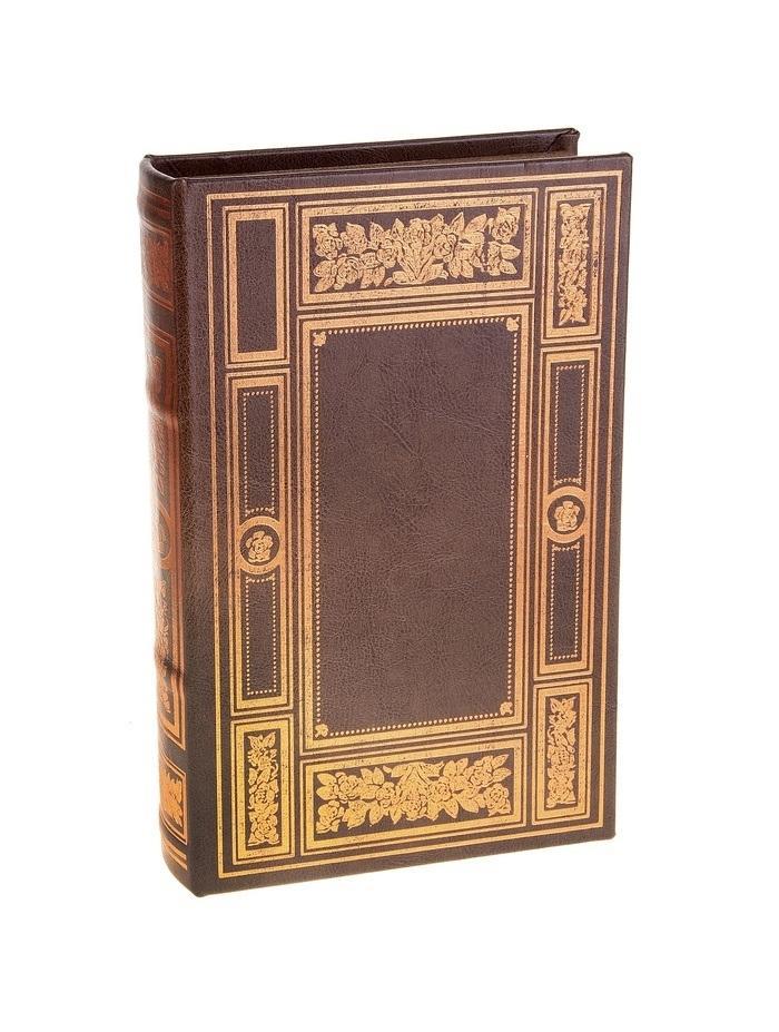 Сейф-книга История Рима, 16,5 см х 26 см х 5 см. 680706680706 Сейф-книга История Рима, 16,5 см х 26 см х 5 см. 680706680706«Хочешь спрятать что-нибудь – положи это на видное место», – гласит народная мудрость. Именно поэтому этот небольшой сейф замаскирован под... книгу! В нем вы можете хранить то, что кажется достаточно личным и что Вы не привыкли показывать посторонним. Это могут быть старые письма, которые Вы время от времени перечитываете, фотографии, вызывающие драгоценные воспоминания, или другие важные для Вас предметы. Положите их в сейф, заприте, поставьте на книжную полку или стеллаж и убедитесь в оригинальности этого тайничка: он будет находиться на видном месте и при этом не привлечет к себе внимания.