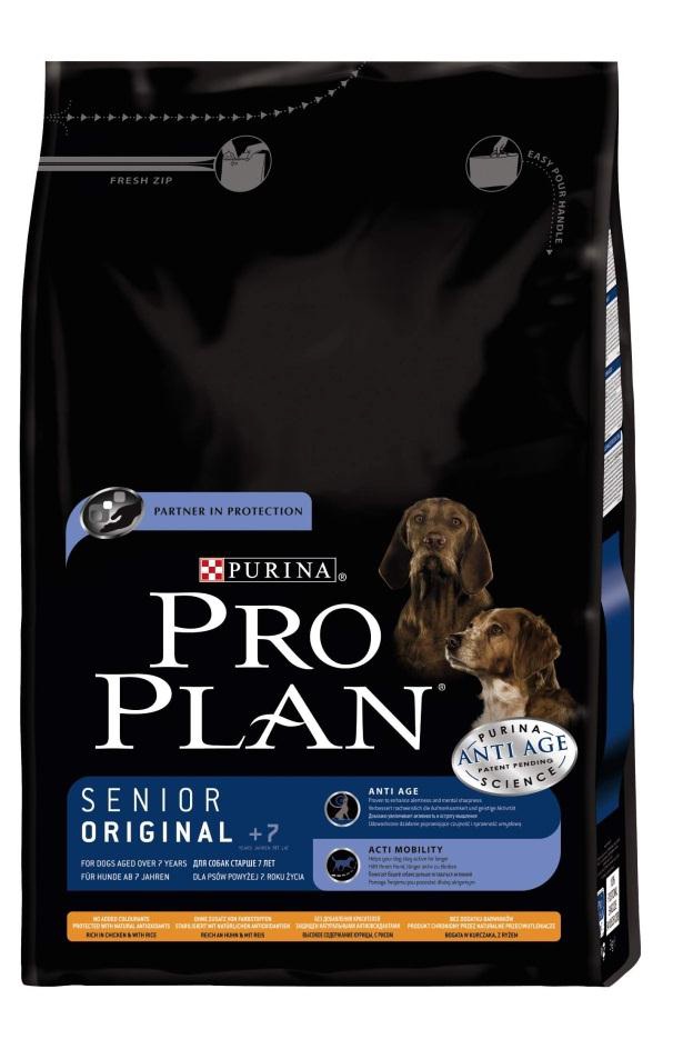 Корм сухой Pro Plan Senior для собак старше 7 лет, курица с рисом, 3 кг12150396 Корм сухой Pro Plan Senior для собак старше 7 лет, курица с рисом, 3 кг12150396Сухой корм Pro Plan Senior - полнорационный корм для собак старше 7 лет. Содержит исключительные ингредиенты, которые увеличивают активность и мысленную остроту. Ваша собака будет более чуткой и внимательной к окружающей обстановке, что приведет к тесной связи между вами и вашим питомцем. Состав: курица (14%), сухой белок птицы, кукурузный глютен, пшеница, кукуруза, рис (12%), мякоть свеклы, растительное масло, вкусоароматическая кормовая добавка, пшеничный глютен, хлорид калия, животные жиры, рыбий жир, фосфат кальция, минеральные вещества, хлорид натрия, L- лизин, антиокислители (токоферолы натурального происхождения). Анализ: белок: 29%, жир: 15%, сырая зола: 6,5%, сырая клетчатка: 2%. Добавки на кг: витамин А: 32 450; витамин D3: 1050; витамин Е: 730 мг/кг; железо: 175; йод: 2,8; медь: 45; марганец: 45; цинк: 375. Товар сертифицирован.