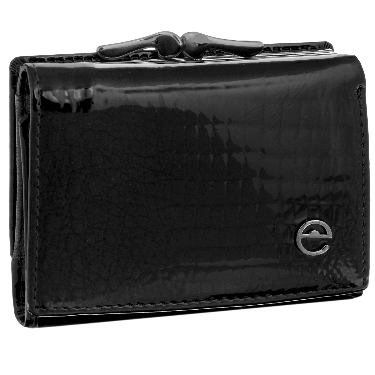Кошелек женский Cheribags, цвет: черный. 02К-9286-1002К-9286-10 Кошелек женский Cheribags, цвет: черный. 02К-9286-1002К-9286-10Ультрамодный женский кошелек Cheribags изготовлен из лакированной кожи и декорирован тиснением под рептилию. Лицевая сторона оформлена металлической пластиной в виде логотипа бренда. Изделие закрывается клапаном на кнопку. Внутри - два отделения для купюр, врезной карман на застежке-молнии, отсек для мелочи на замке-кнопке, три боковых кармана и сетчатый карман. На обратной стороне кошелька расположено отделение, также предназначенное для мелочи, которое закрывается на замок-фермуар. Изделие упаковано в фирменную коробку. Изысканный кошелек займет достойное место в вашей коллекции аксессуаров.