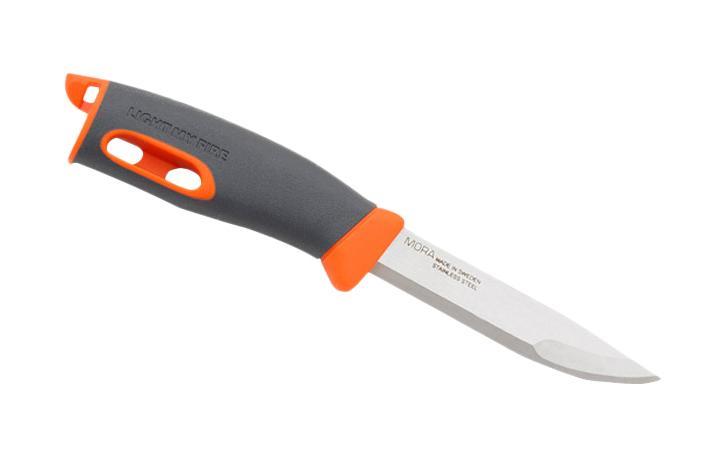 Нож для выживания Swedish FireKnife с огнивом, цвет: оранжевый7331423005758 Нож для выживания Swedish FireKnife с огнивом, цвет: оранжевый7331423005758В результате, получился нож отличного качества (как и все ножи шведской марки Mora) с неплохим дополнением в качестве огнива. Огниво убирается в ручку ножа на защелку, что предотвращает его потерю. При использовании ножа по назначению, огниво никаким образом не мешает выполнять Вам работу ножом.