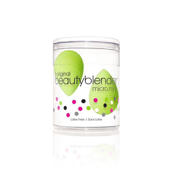Beautyblender Спонж для макияжа Micro. Mini, 2 шт 1022БП-00001388 Beautyblender Спонж для макияжа Micro. Mini, 2 шт 1022БП-00001388Спонж Beautyblender Micro. Mini в несколько раз меньше Beautyblender Original, не содержит латекса, гипоаллергенен и не имеет запаха. Мини-спонж создан специально для макияжа труднодоступных участков лица, таких как: зона вокруг глаз, крылья носа и т.д. Идеально для консилера, хайлайтера, румян и кремового скульптурирования лица. Способ применения: спонж увлажнить (увеличится вдвое), отжать (степень отжима влияет на плотность слоя, чем суше, тем плотнее слой), готов к работе. С помощью Бьюти блендера Micro .Mini можно достигнуть натурального, равномерного покрытия тонального крема, BB/CC-крема, кремовых румян, хайлайтеров, консилеров и др. средств. Он упрощает нанесение, наслаивание средств. После использования смочить спонж водой, отжать, помыть мылом или гелем Blendercleanser. Спонж хорошо промыть, отжать лишнюю воду, дать просохнуть на воздухе или поместить в кейс-сумочку Beautyblender. Товар сертифицирован.