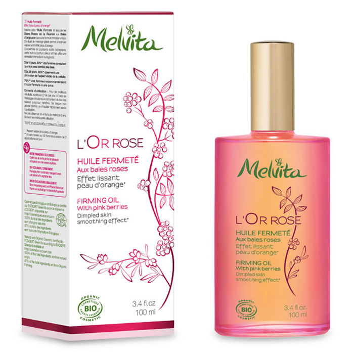 Melvita Укрепляющее антицеллюлитное масло L’Or Rose, 100 мл031152 Melvita Укрепляющее антицеллюлитное масло L’Or Rose, 100 мл031152Настоящий подарок от Melvita тем, кто стремится к идеальным контурам тела и хочет наслаждаться каждым моментом ухода за собой. Ваша кожа становится плотнее, ровнее и мягче уже после первых дней применения. Четыре драгоценных масла, входящие в состав укрепляющего масла, не просто тонизируют кожу: они увлажняют и питают кожу, наполняя ее неуловимым ароматом жаркого солнца, океанского бриза и экзотических растений. Некомедогенно 99% ингредиентов натурального происхождения. 36% ингредиентов получены путем органического сельского хозяйства. • Семена и масло мякоти облепихи не только обладают функцией детоксикации, но и разрушают излишние триглецириды (жиры) в клетках адипоцитов, а также делают кожу более мягкой и ровной благодаря содержанию бета-каротина и витамина Е. • Масло черного перца улучшает микроциркуляцию и разрушает адипоциты. • Масло шиповника богато альфа-линоленовой кислотой, укрепляет и увлажняет кожу и делает ее более эластичной.
