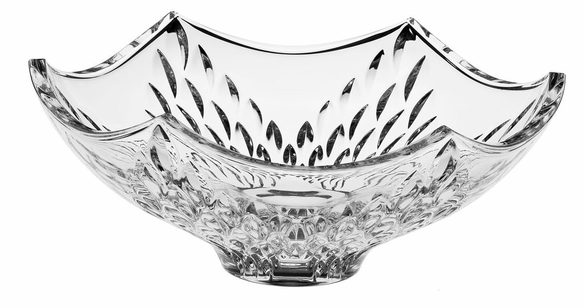 Салатник Crystal Bohemia, диаметр 33 см. 990/60410/0/54100/330-109990/60410/0/54100/330-109 Салатник Crystal Bohemia, диаметр 33 см. 990/60410/0/54100/330-109990/60410/0/54100/330-109Салатник Crystal Bohemia изготовлен из хрусталя и выполнен в форме большой чаши с заостренными краями, декорирован красивым рельефом. Данный салатник сочетает в себе изысканный дизайн с максимальной функциональностью. Он прекрасно впишется в интерьер вашей кухни и станет достойным дополнением к кухонному инвентарю. Такой салатник не только украсит ваш кухонный стол и подчеркнет прекрасный вкус хозяйки, но и станет отличным подарком.