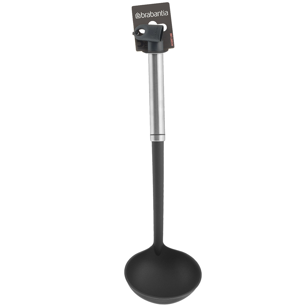 Половник Brabantia Accent, длина 34 см463860 Половник Brabantia Accent, длина 34 см463860Половник Brabantia Accent с длинной ручкой идеально подходит для аккуратного наливания супа. Рабочая поверхность выполнена из высококачественного огнеупорного нейлона (макс. 220°C) и имеет длительный срок службы. Рукоятка выполнена из нержавеющей стали. Изделие безопасно для посуды с антипригарным покрытием, имеет сглаженные формы и не оставляет царапин. В комплекте съемный силиконовый колпачок черного цвета для рукоятки. Используя съемные колпачки разных цветов (продаются отдельно), вы можете создавать свой оригинальный стиль. Можно мыть в посудомоечной машине. Длина половника: 34 см. Размер рабочей поверхности: 10 см х 8,5 см.