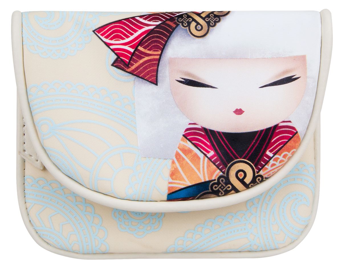 Кошелек Kimmidoll Намика (Богатство)KF0924 Кошелек Kimmidoll Намика (Богатство)KF0924Компактный кошелек Kimmidoll Намика (Богатство) выполнен из искусственной кожи и нейлона с изображением Намики - талисмана богатства. Изделие содержит одно отделение, закрывающееся на застежку-молнию и сверху клапаном на магнитную кнопку. С задней стороны кошелек оформлен небольшой металлической пластиной с гравировкой Kimmidoll Collection. Такой аксессуар оригинального дизайна придется по душе любительнице стильных и практичных вещиц. Он не займет много места в сумочке и добавит индивидуальности своей обладательнице. Привет, меня зовут Намика. Я талисман богатства! Мой дух приносит изобилие и благословение. Постоянно обогащая и совершенствуя свой опыт, вы используете мои таланты в своей жизни! Наслаждайтесь полной и богатой жизнью, каждый день которой благословлен добром и справедливостью.