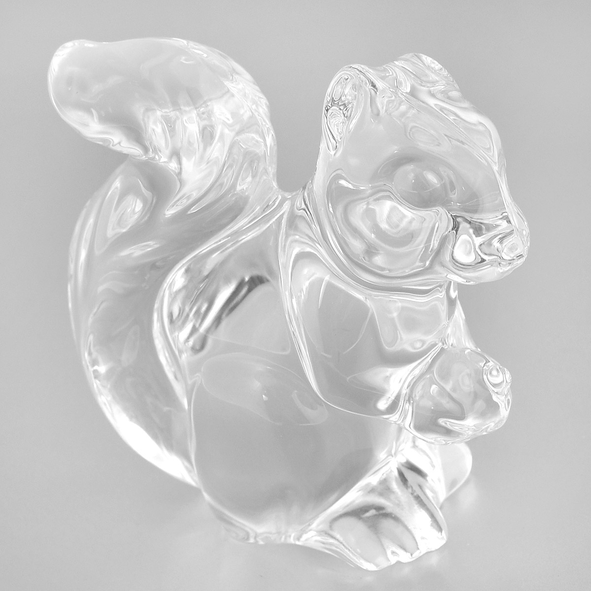 Фигурка декоративная Crystal Bohemia Белка, высота 8 см990/74815/0/58900/086-109 Фигурка декоративная Crystal Bohemia Белка, высота 8 см990/74815/0/58900/086-109Фигурка Crystal Bohemia Белка изготовлена из высококачественного хрусталя. Фигурка выполнена в виде белки и сочетает в себе изысканный дизайн и лаконичность. Она прекрасно подойдет для декора интерьера дома или офиса и станет достойным дополнением к вашей коллекции. Вы можете поставить фигурку в любом месте, где она будет удачно смотреться и радовать глаз. Кроме того - это отличный вариант подарка для ваших близких и друзей.