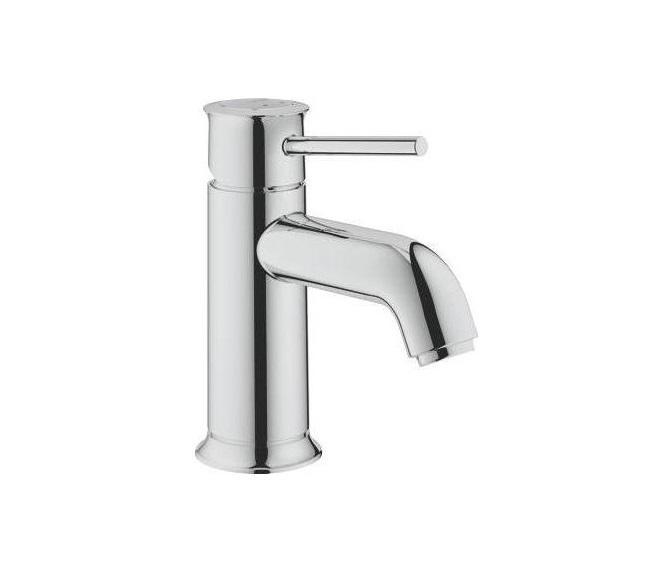 Смеситель для раковины GROHE BauClassic (23162000)4005176902543 Смеситель для раковины GROHE BauClassic (23162000)4005176902543Смеситель однорычажный для раковины DN 15 монтаж на одно отверстие металлический рычаг керамический картридж 28 мм аэратор гладкий корпус в цвете хром гибкая подводка система быстрого монтажа Видео по установке является исключительно информационным. Установка должна проводиться профессионалами!
