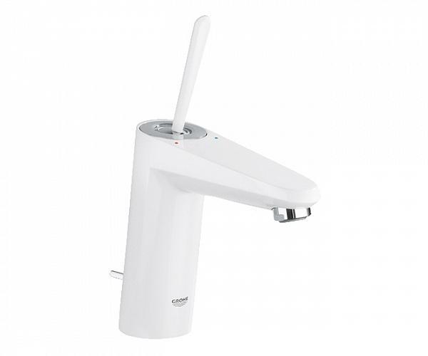 Смеситель для раковины GROHE Eurodisc Joy со сливным гарнитуром, M-Size (23427LS0)4005176993626 Смеситель для раковины GROHE Eurodisc Joy со сливным гарнитуром, M-Size (23427LS0)4005176993626GROHE Eurodisc Joystick: смеситель для ванной комнаты с великолепной функциональностью, эффектным дизайном и изысканным покрытием Moon White Этот смеситель для ванной комнаты из коллекции Eurodisc Joystick располагает множеством полезных особенностей. Благодаря системе GROHE QuickFix Plus, он чрезвычайно прост в установке, а его высокий излив удобен для наполнения высоких емкостей и мытья головы в раковине. Встроенный картридж с технологией GROHE SilkMove обеспечивает плавность регулировки температуры и напора воды при минимуме усилий. Водосберегающая технология GROHE EcoJoy ограничивает расход воды смесителем до 5,7 литра в минуту, способствуя сбережению природных ресурсов и уменьшению затрат на коммунальные услуги. Благодаря системе предотвращения известкования SpeedClean, аэратор очищается от известковых отложений легким протиранием. Этот элегантный однорычажный смеситель с ослепительно белым покрытием станет эффектным элементом оснащения Вашей ванной комнаты. Особенности:...