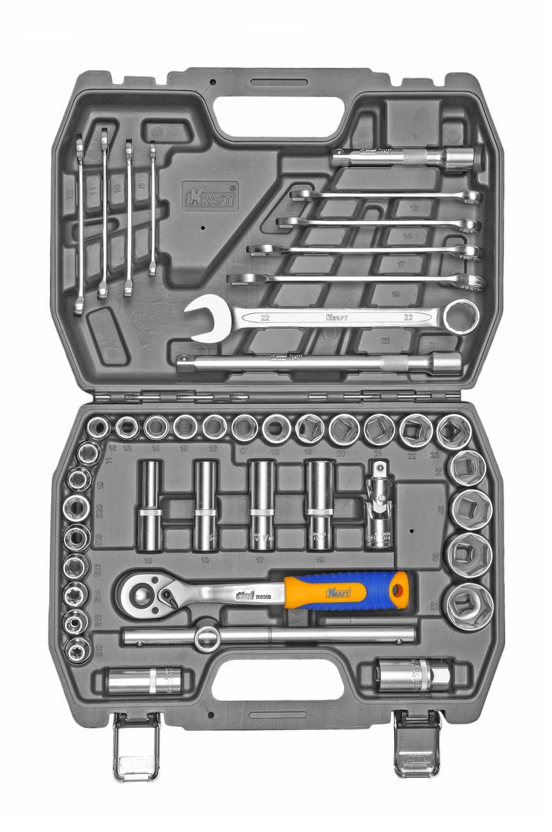 Набор инструментов Kraft Professional, 1/2, 44 предметаКТ 700683 Набор инструментов Kraft Professional, 1/2, 44 предметаКТ 700683Набор инструментов Kraft Professional базовой комплектации позволяет производить обслуживание резьбовых соединений в диапазоне размеров от 8 мм до 32 мм, а также с профилем E-star. Это полнофункциональный набор торцевых головок и принадлежностей для работы с приводом 1/2. Набор также оснащен комбинированными ключами. Набор инструментов Kraft Professional предназначен для укомплектования автомобилей и проведения несложных работ по обслуживанию авто-мототехники. Состав набора: головки торцевые шестигранные 1/2: 10 мм, 11 мм, 12 мм, 13 мм, 14 мм, 15 мм, 16 мм, 17 мм, 18 мм, 19 мм, 20 мм, 21 мм, 22 мм, 23 мм, 24 мм, 27 мм, 30 мм, 32 мм; головки торцевые E-star: Е10, Е12, Е14, Е16, Е18, Е20; головки торцевые глубокие 1/2: 10 мм, 13 мм, 17 мм, 19 мм; головки торцевые 1/2 свечные: 16 мм, 21 мм; удлинители 1/2: 125 мм, 250 мм; кардан шарнирный 1/2; вороток Т-образный 1/2; рукоятка трещоточная с быстрым сбросом...