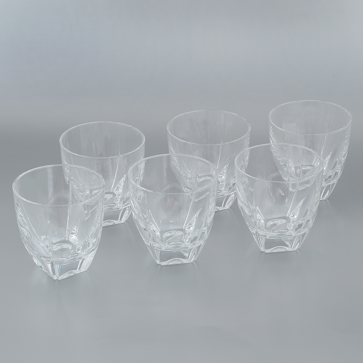 Набор стаканов Crystal Bohemia, 270 мл, 6 шт990/20500/0/37700/270-609 Набор стаканов Crystal Bohemia, 270 мл, 6 шт990/20500/0/37700/270-609Набор Crystal Bohemia состоит из шести стаканов. Изделия выполнены из прочного высококачественного хрусталя. Они излучают приятный блеск и издают мелодичный звон. Набор предназначен для подачи виски, бренди или коктейлей. Набор Crystal Bohemia прекрасно оформит интерьер кабинета или гостиной и станет отличным дополнением бара. Такой набор также станет хорошим подарком к любому случаю.