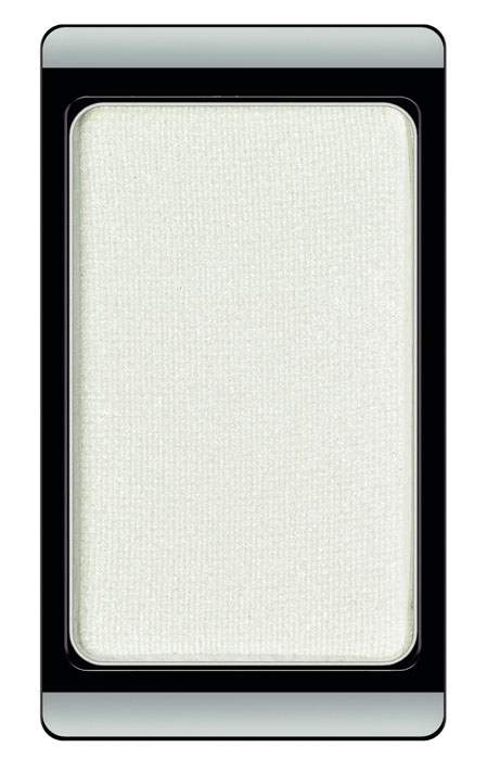ARTDECO Тени для век перламутровые Fashion Colors 109, 0,8 г30.109 ARTDECO Тени для век перламутровые Fashion Colors 109, 0,8 г30.109Тени на магнитах и по желанию могут комбинироваться в эксклюзивные коробки Жемчужные тени дают перламутровое сияние Хромовые тени меняют оттенки цвета при различном освещении Гламурные тени придают магическое мерцание благодаря сверкающим частицам Устойчивая высоко пигментированная формула