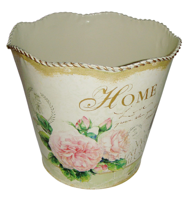 Кашпо GiftnHome Уютный дом, 4,2 лМГ-4M Home Кашпо GiftnHome Уютный дом, 4,2 лМГ-4M HomeКашпо GiftnHome Уютный дом - прекрасное решение для декора дома или дачи. Изготовлено из жести и оформлено красочным цветочным рисунком в винтажном стиле. Декор выполнен в технике декупаж. Изделие предназначено для интерьерного оформления жилого помещения. Оно прекрасно дополнит интерьер и добавит в обычную обстановку нотки романтики и изящества. Кашпо не герметично - не рекомендуется наполнять водой. Объем: 4,2 л. Диаметр (по верхнему краю): 18 см. Высота кашпо: 17 см.
