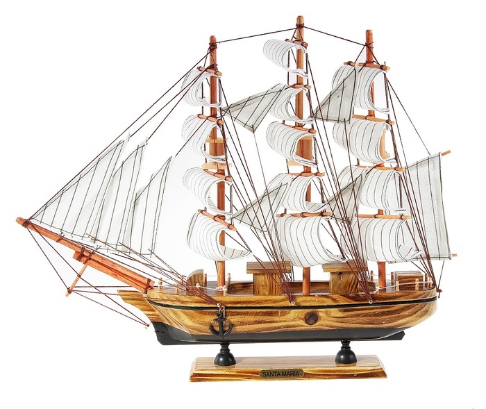 Корабль сувенирный Santa Maria, длина 40 см. 564184564184 Корабль сувенирный Santa Maria, длина 40 см. 564184564184Сувенирный корабль Santa Maria, изготовленный из дерева и текстиля, это великолепный элемент декора рабочей зоны в офисе или кабинете. Корабль с парусами и якорями помещен на деревянную подставку. Время идет, и мы становимся свидетелями развития технического прогресса, новых учений и практик. Но одно не подвластно времени - это любовь человека к морю и кораблям. Сувенирный корабль наполнен историей и силой океанских вод. Данная модель кораблика станет отличным подарком для всех любителей морей, поклонников историй о покорении океанов и неизведанных земель. Модель корабля - подарок со смыслом. Издавна на Руси считалось, что корабли приносят удачу и везение. Поэтому их изображения, фигурки и точные копии всегда присутствовали в помещениях. Удивите себя и своих близких необычным презентом.